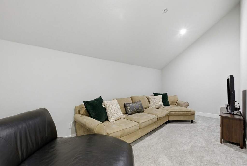 4 Bedroom Single Family Home/House's Image 19