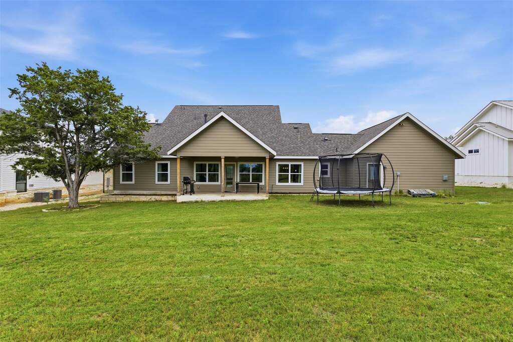 4 Bedroom Single Family Home/House's Image 27