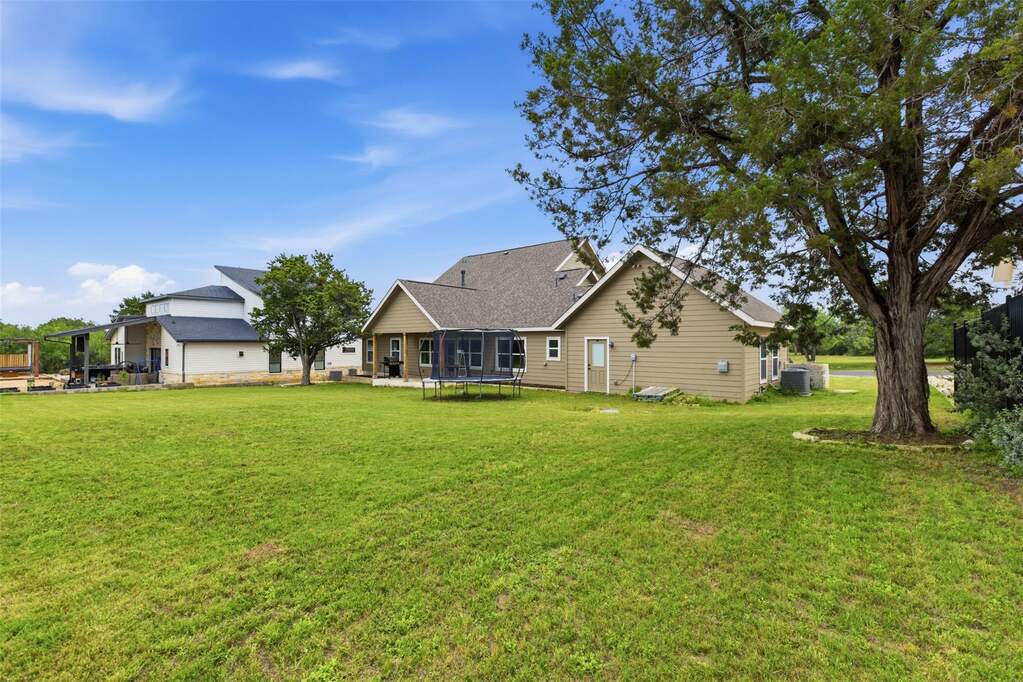 4 Bedroom Single Family Home/House's Image 28