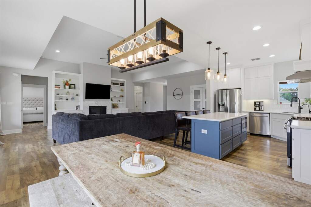 4 Bedroom Single Family Home/House's Image 6
