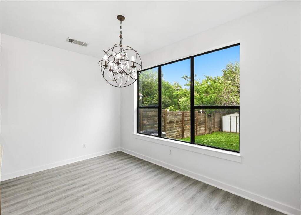 2 Bedroom Single Family Home/House's Image 9