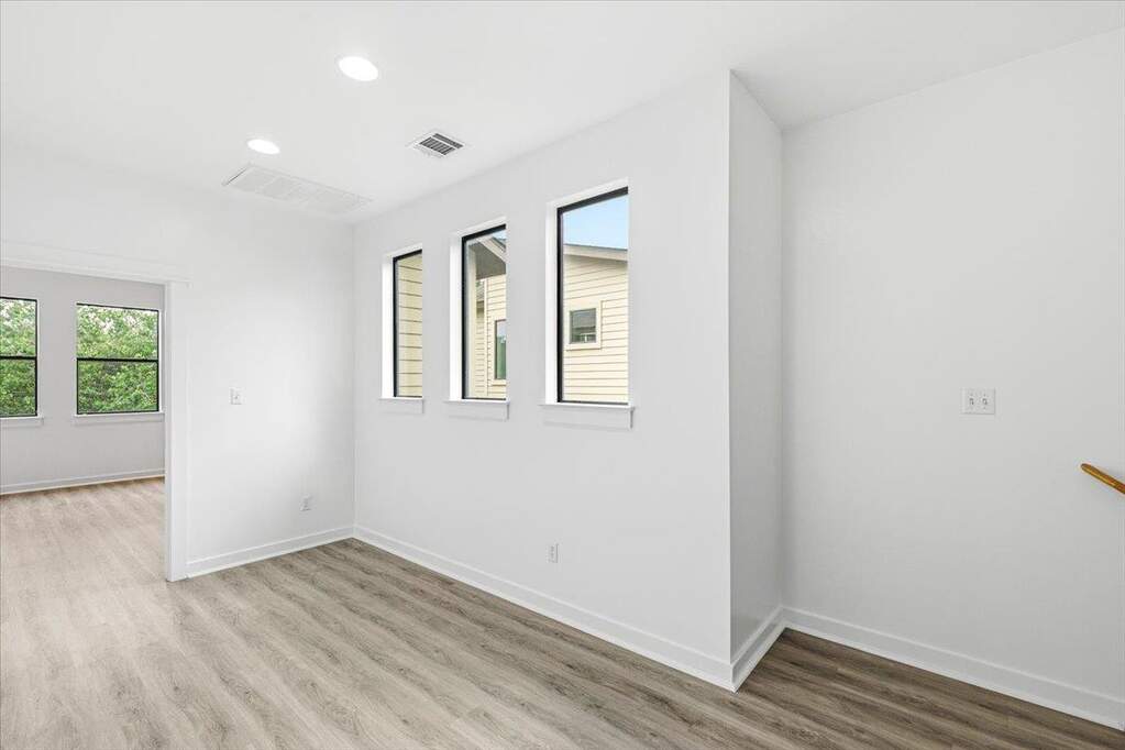 2 Bedroom Single Family Home/House's Image 12