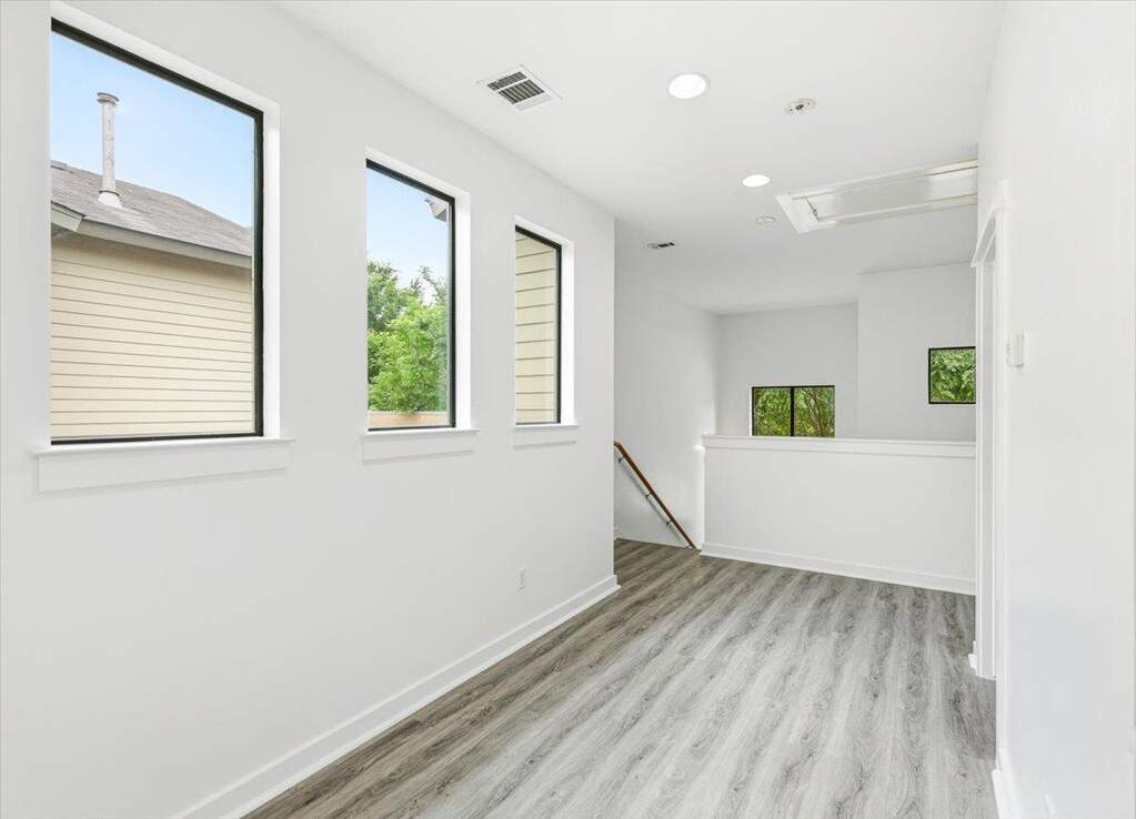 2 Bedroom Single Family Home/House's Image 21