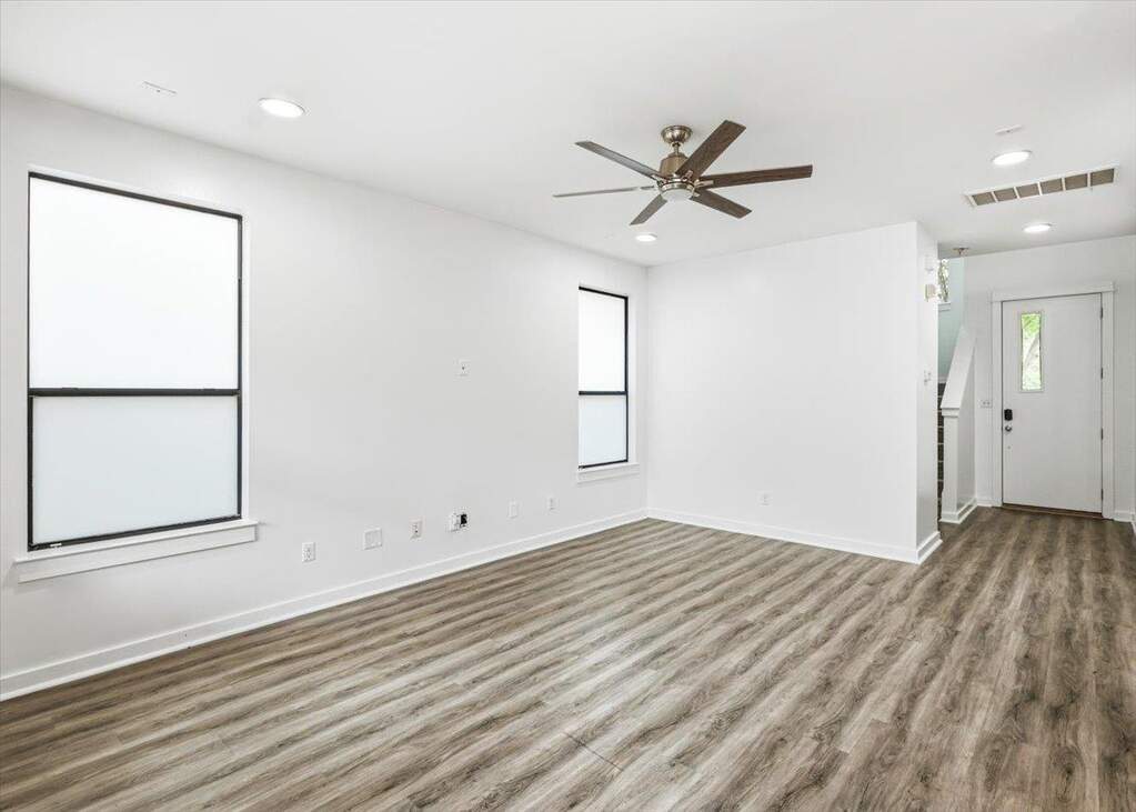 2 Bedroom Single Family Home/House's Image 3