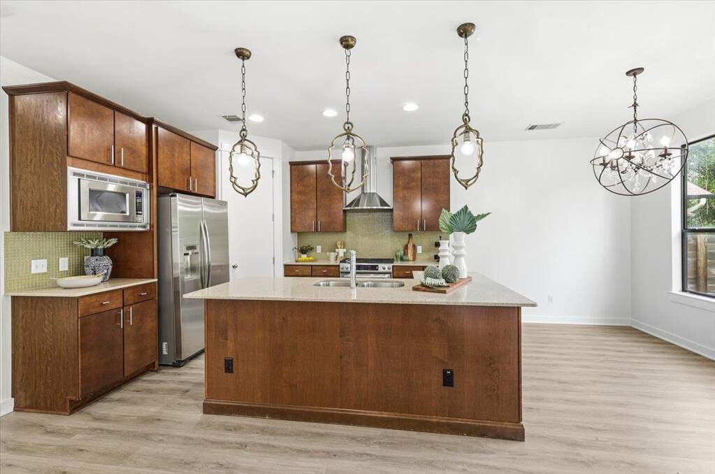 2 Bedroom Single Family Home/House's Image 5