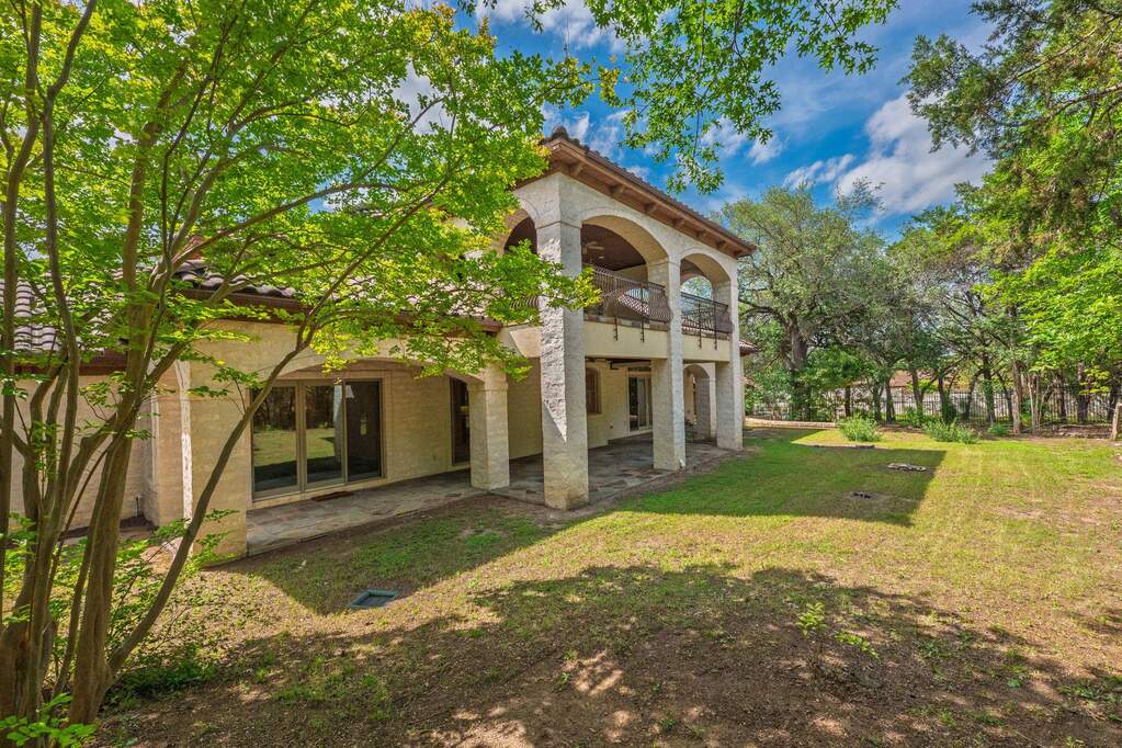 5 Bedroom Single Family Home/House's Image 16