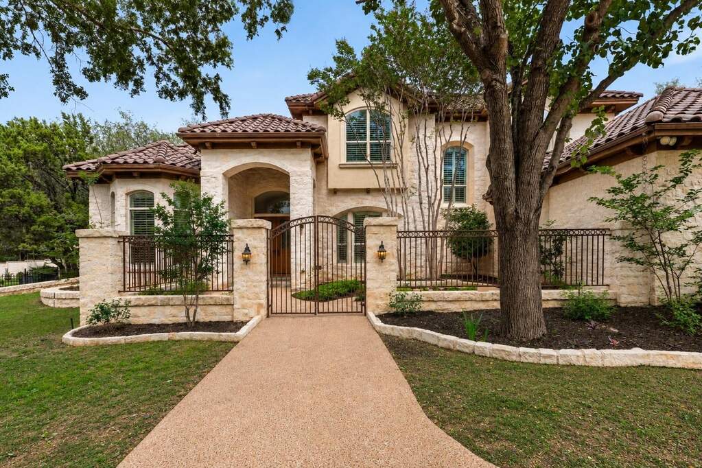 5 Bedroom Single Family Home/House's Image 35