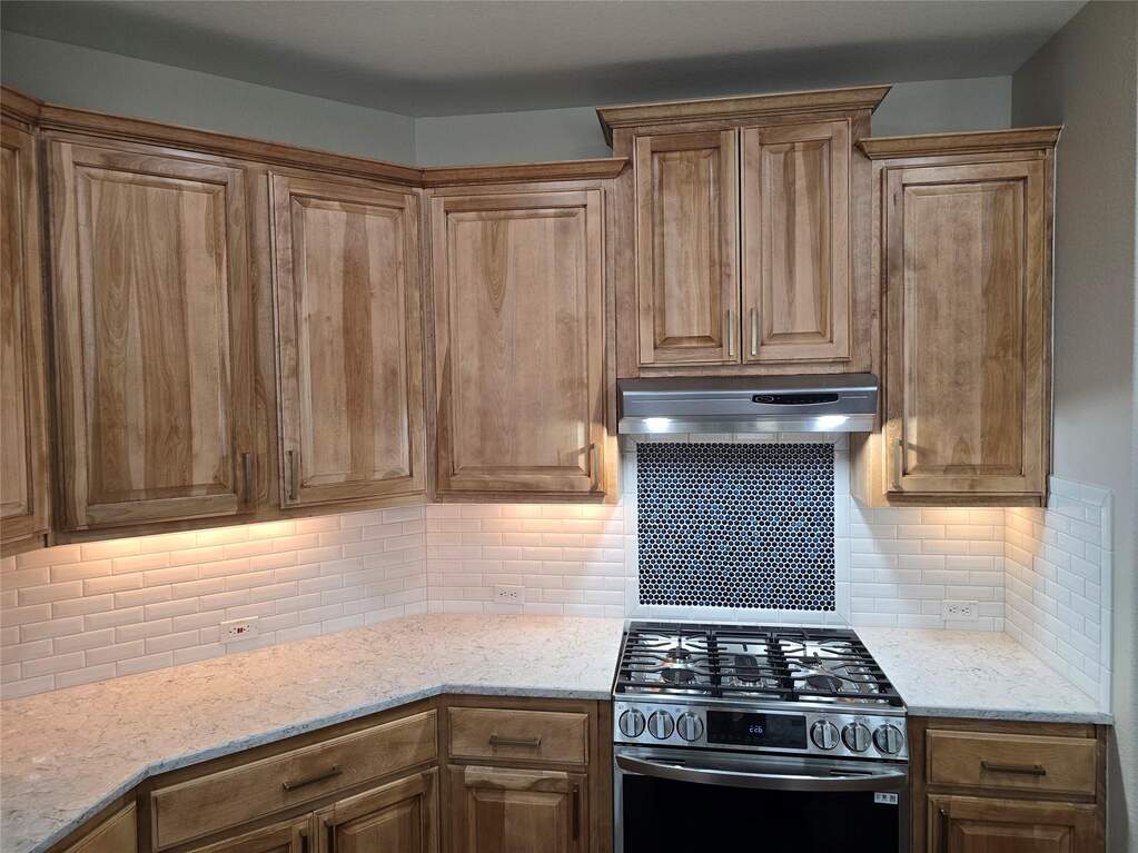 3 Bedroom Single Family Home/House's Image 8