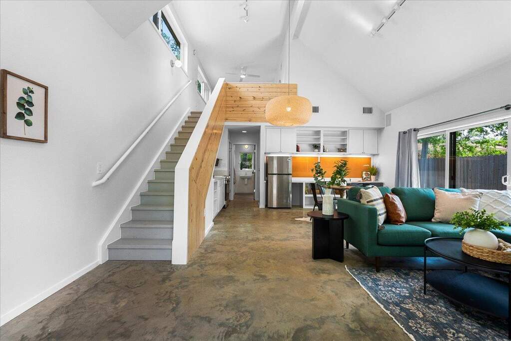 4 Bedroom Multi Unit's Image 10