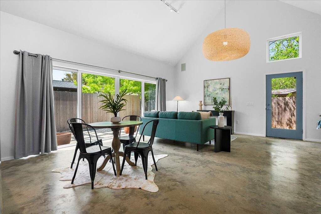 4 Bedroom Multi Unit's Image 3