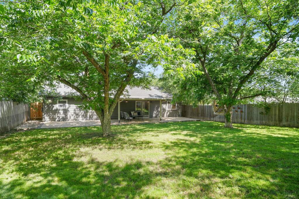 3 Bedroom Single Family Home/House's Image 16