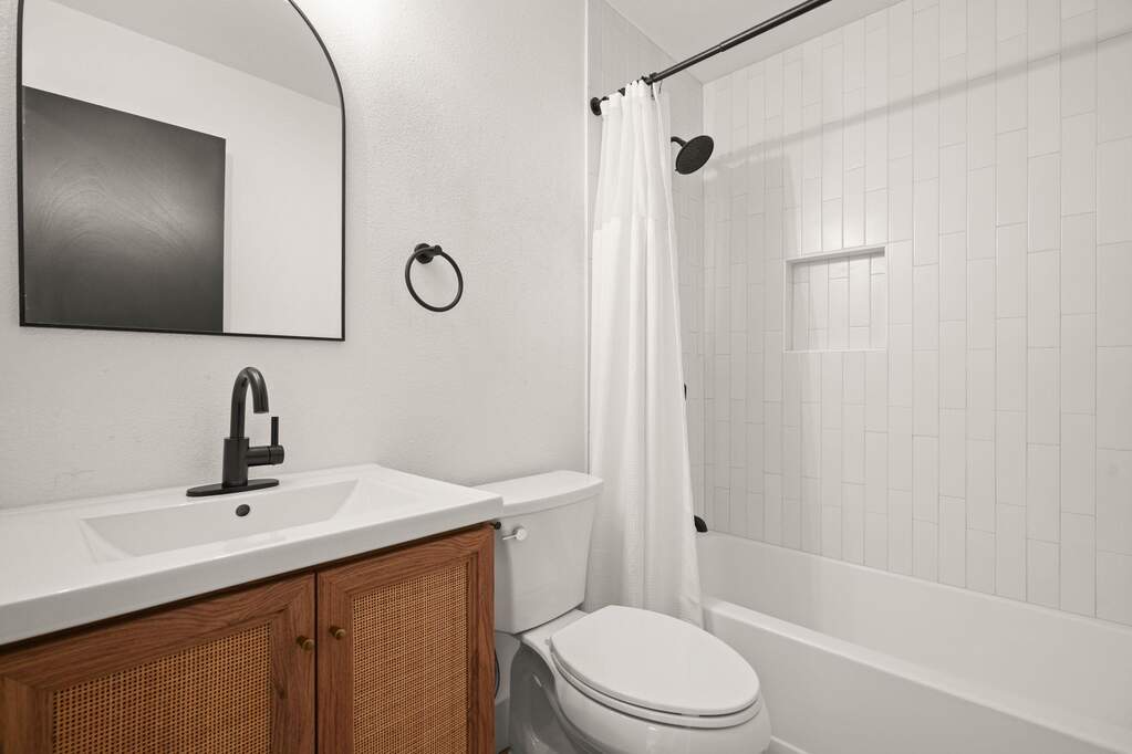 3 Bedroom Single Family Home/House's Image 23