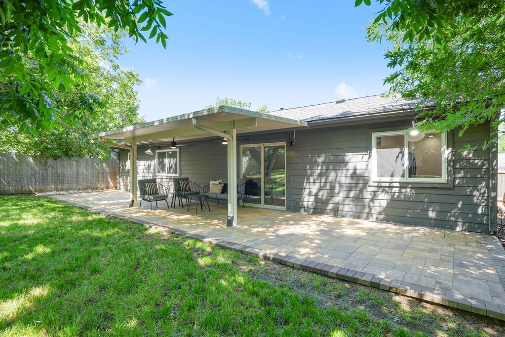 3 Bedroom Single Family Home/House's Image 25