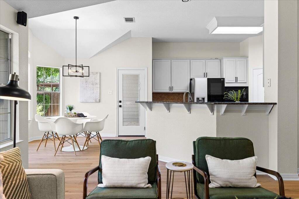 4 Bedroom Single Family Home/House's Image 12