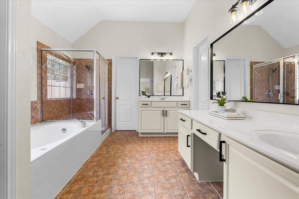 4 Bedroom Single Family Home/House's Image 17