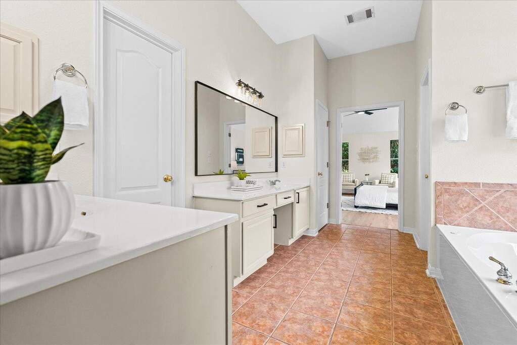 4 Bedroom Single Family Home/House's Image 18