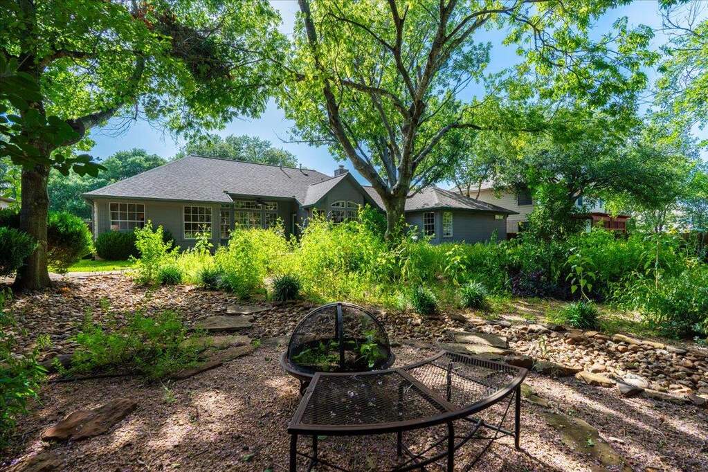 4 Bedroom Single Family Home/House's Image 31