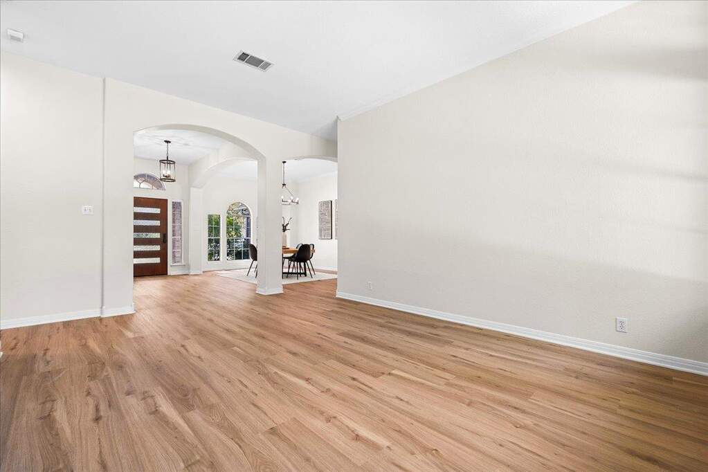 4 Bedroom Single Family Home/House's Image 5