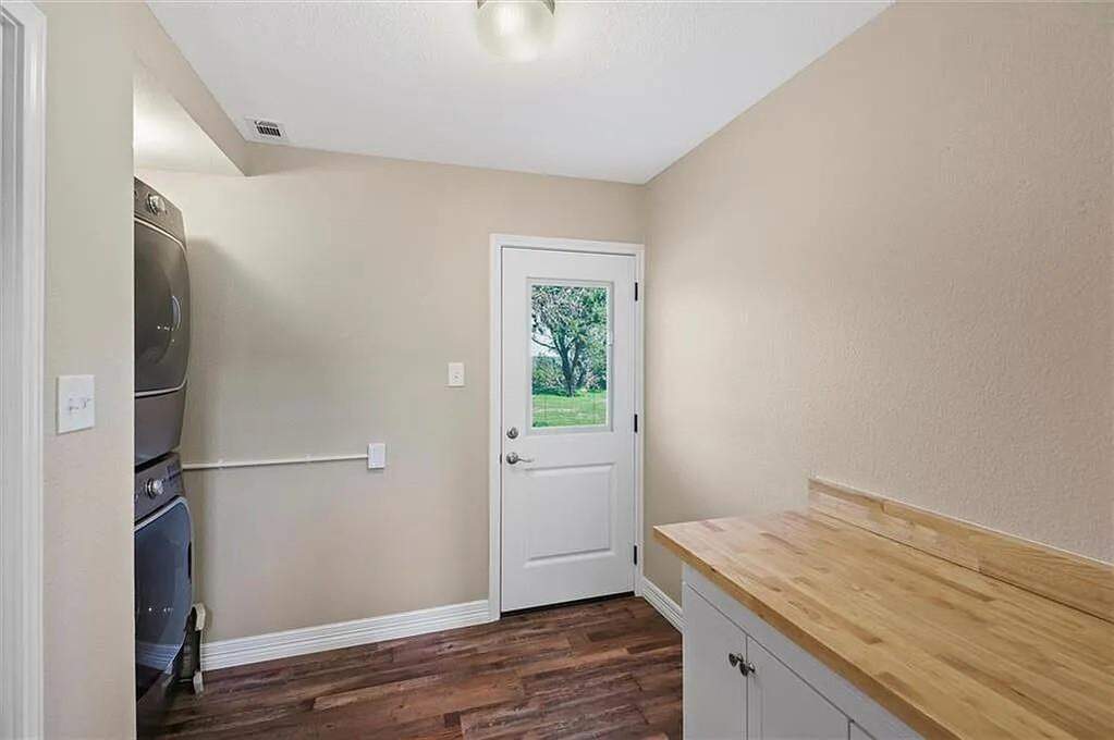 3 Bedroom Single Family Home/House's Image 6