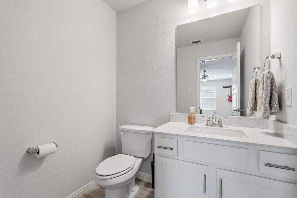 3 Bedroom Single Family Home/House's Image 27