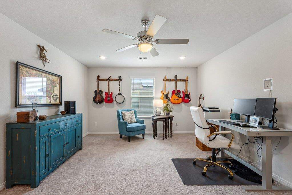 3 Bedroom Single Family Home/House's Image 28