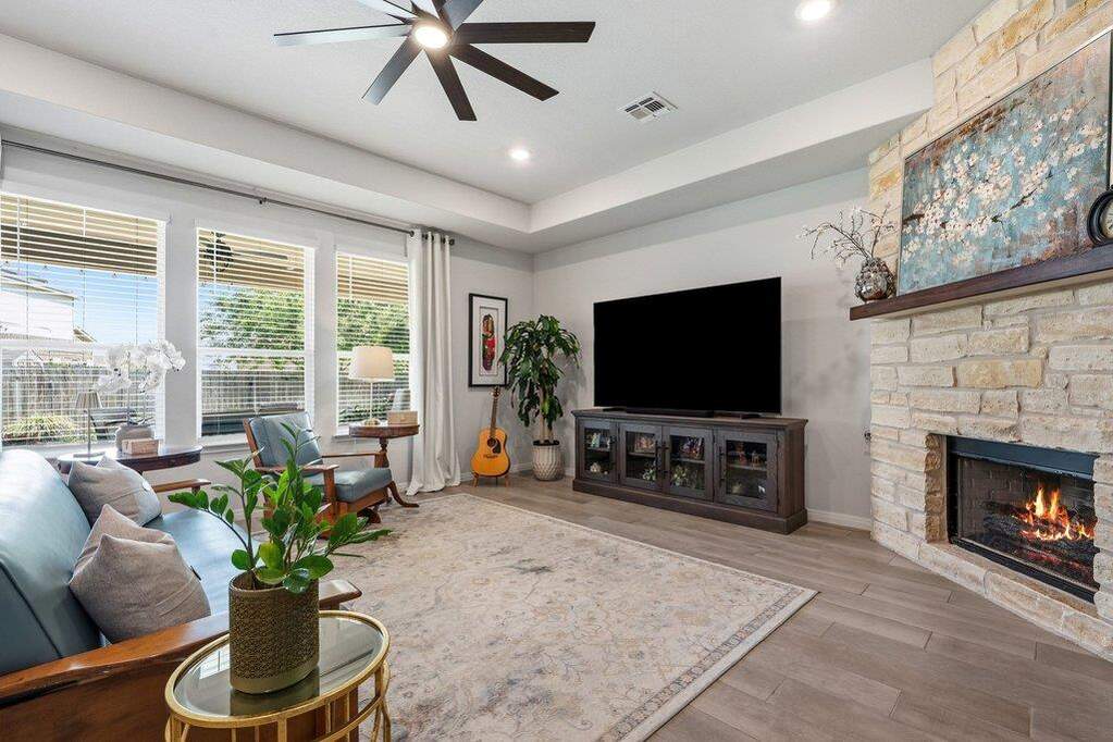 3 Bedroom Single Family Home/House's Image 3