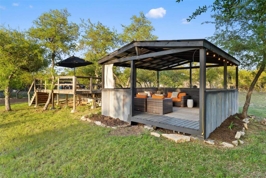 3 Bedroom Single Family Home/House's Image 8