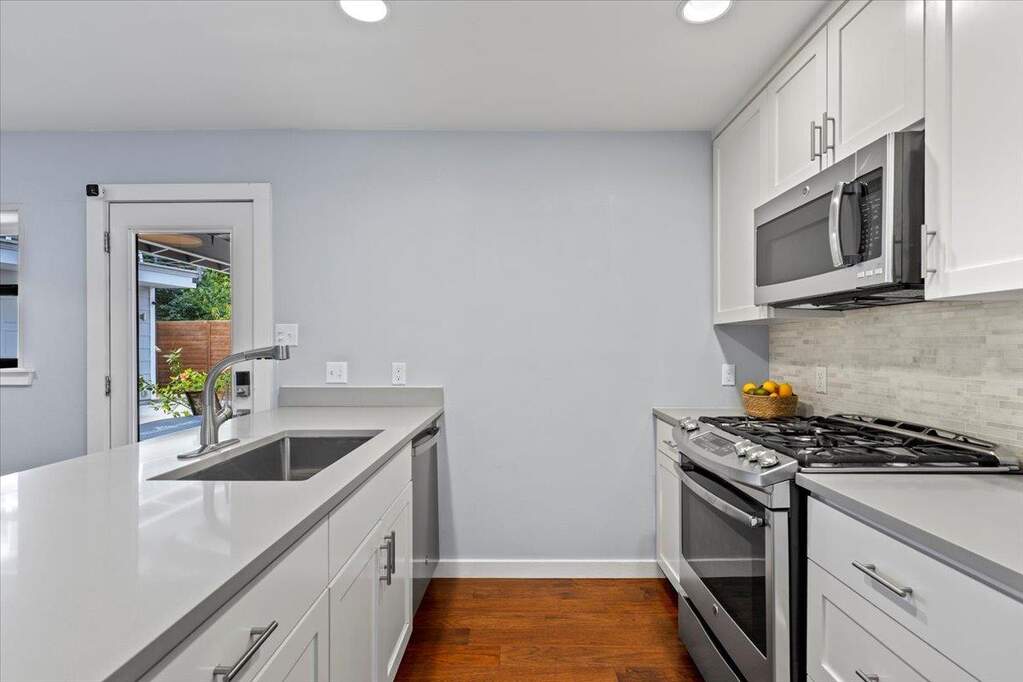 4 Bedroom Single Family Home/House's Image 8