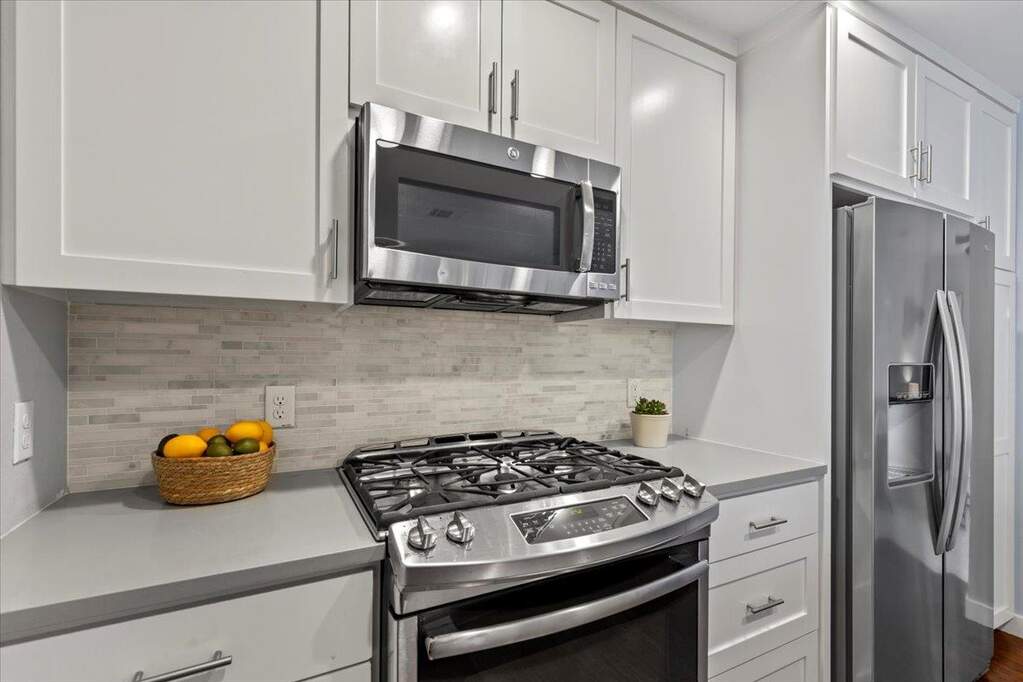 4 Bedroom Single Family Home/House's Image 9