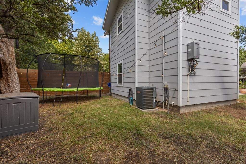 4 Bedroom Single Family Home/House's Image 29