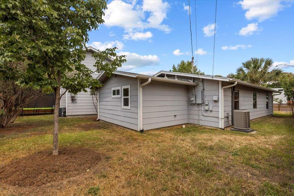 4 Bedroom Single Family Home/House's Image 30