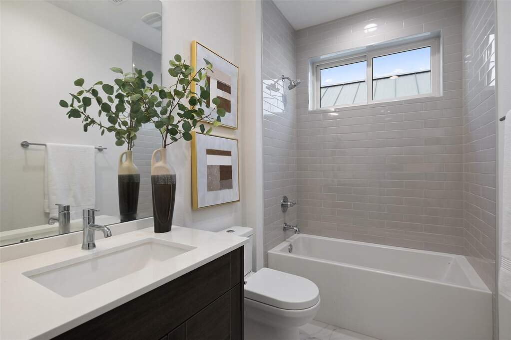 3 Bedroom Single Family Home/House's Image 31