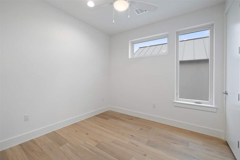 3 Bedroom Single Family Home/House's Image 32