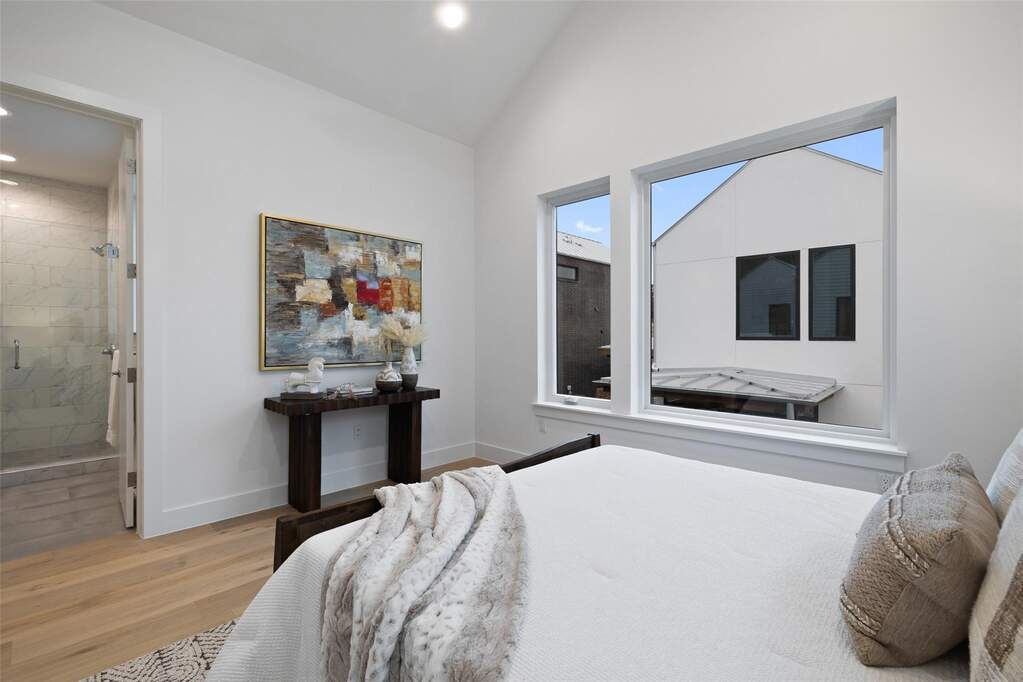 3 Bedroom Single Family Home/House's Image 35