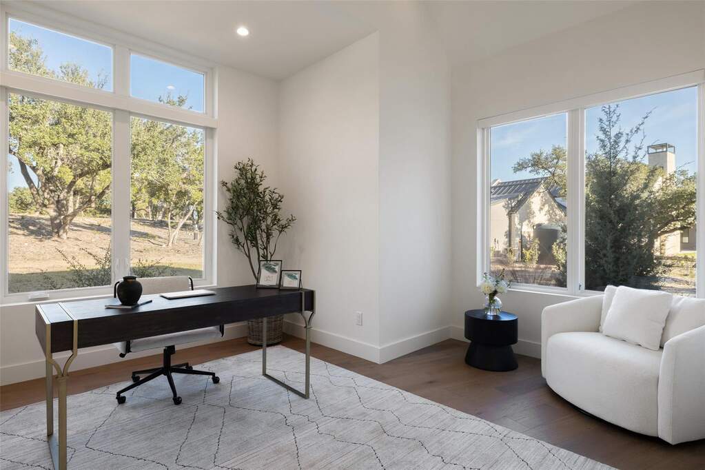 5 Bedroom Single Family Home/House's Image 21
