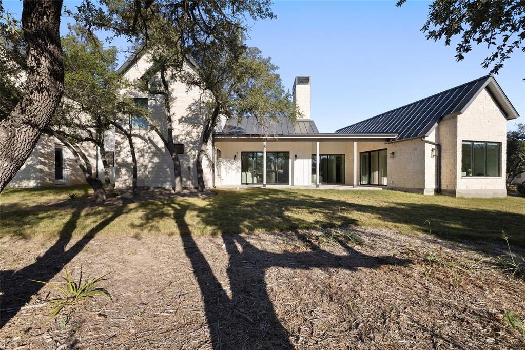 5 Bedroom Single Family Home/House's Image 31