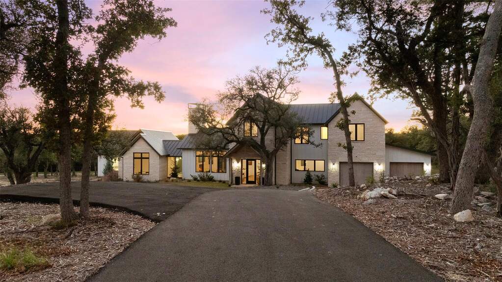 5 Bedroom Single Family Home/House's Image 34