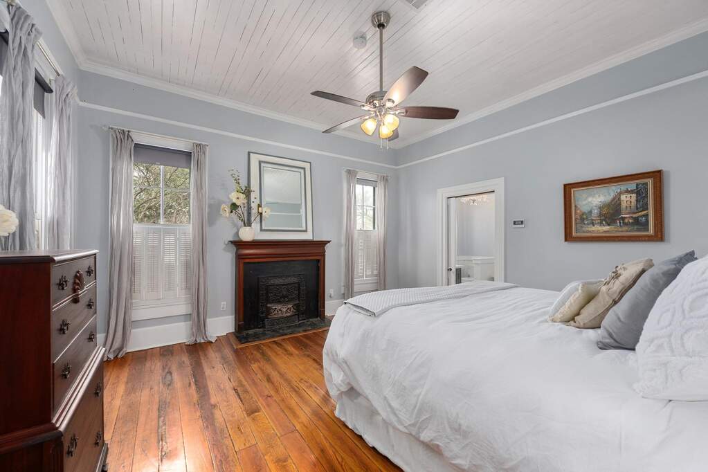5 Bedroom Single Family Home/House's Image 10
