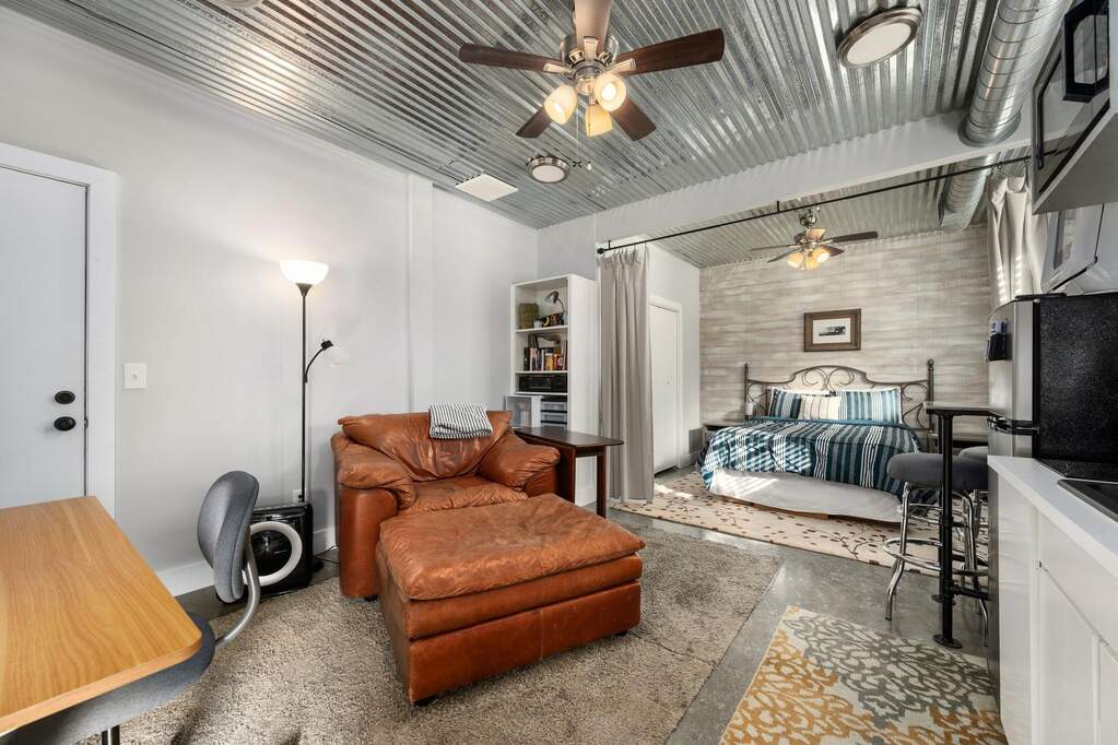5 Bedroom Single Family Home/House's Image 25