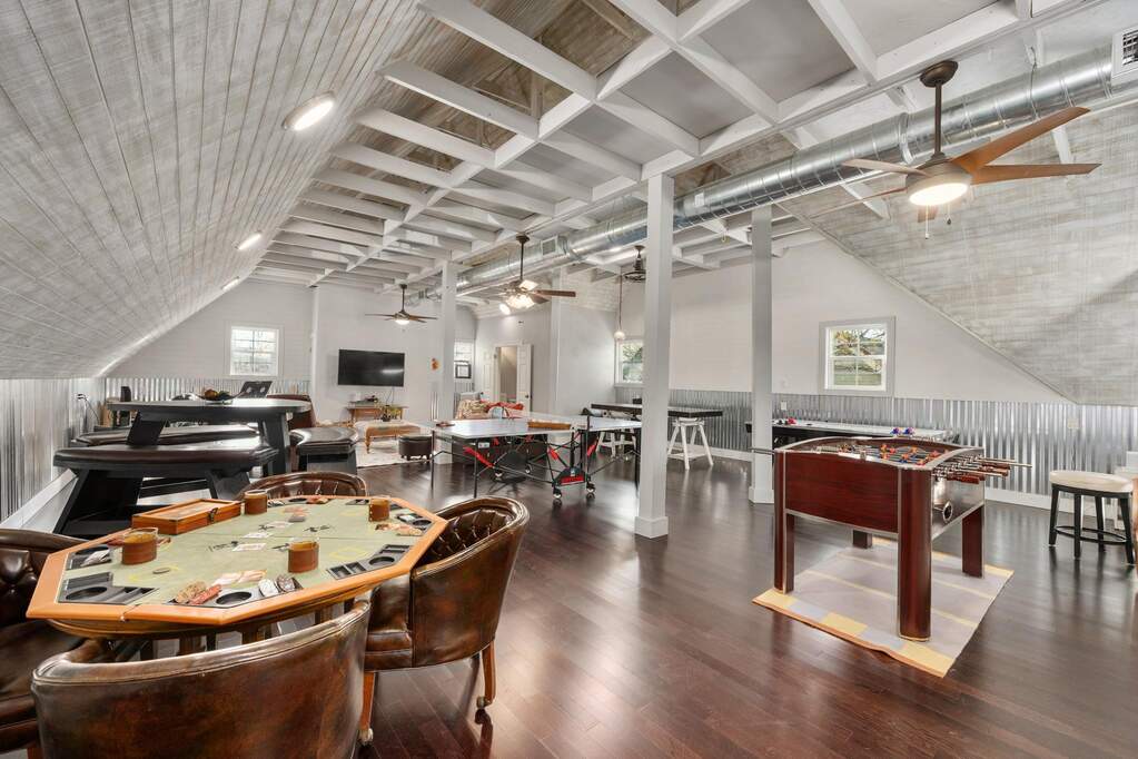 5 Bedroom Single Family Home/House's Image 28