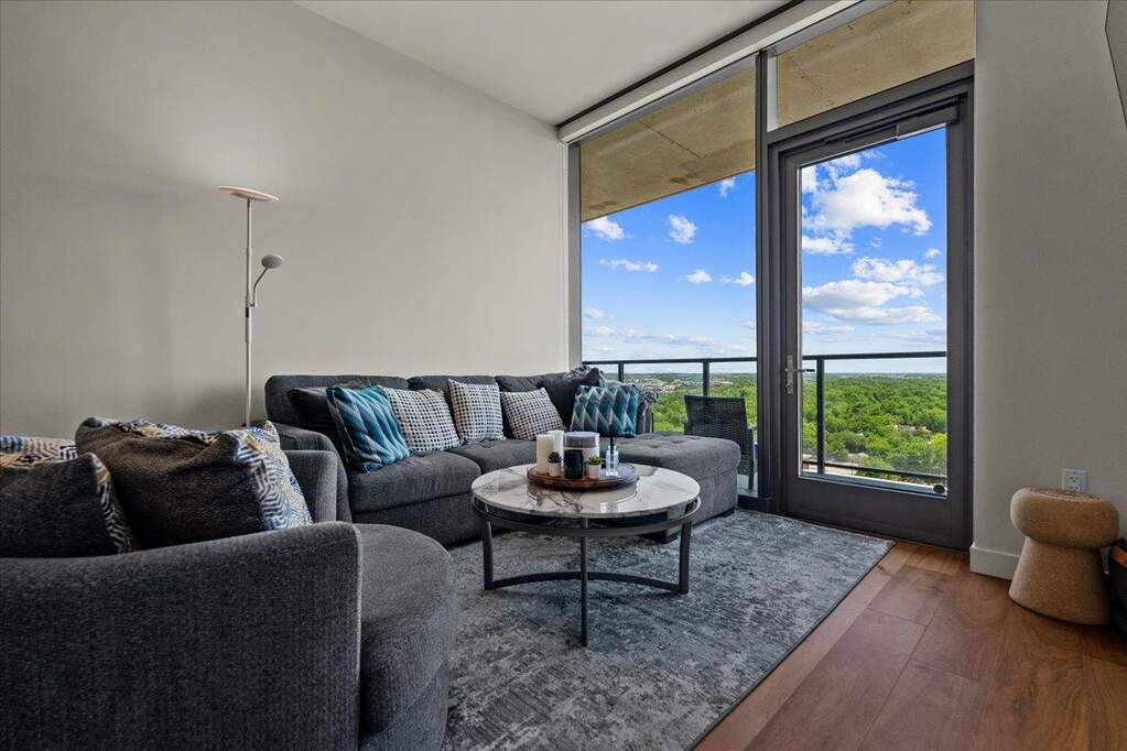2 Bedroom Apartment/Flat's Image 3