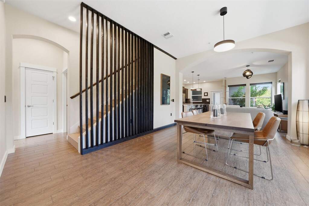 4 Bedroom Villa/Townhouse's Image 11
