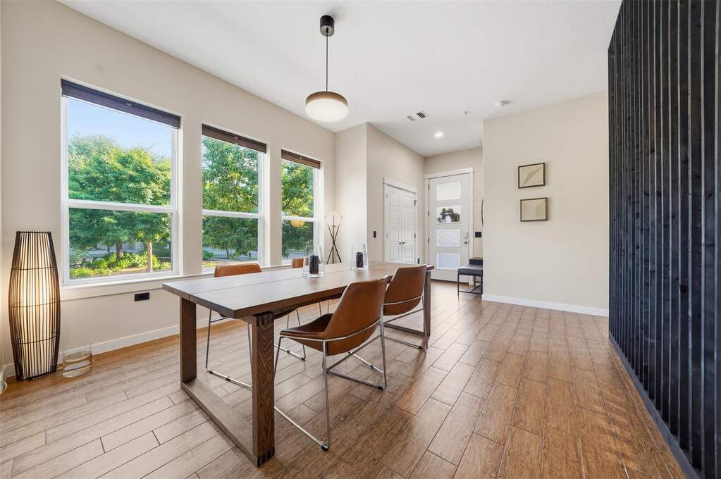 4 Bedroom Villa/Townhouse's Image 12