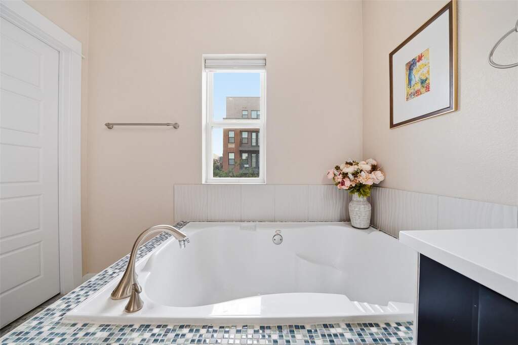 4 Bedroom Villa/Townhouse's Image 21
