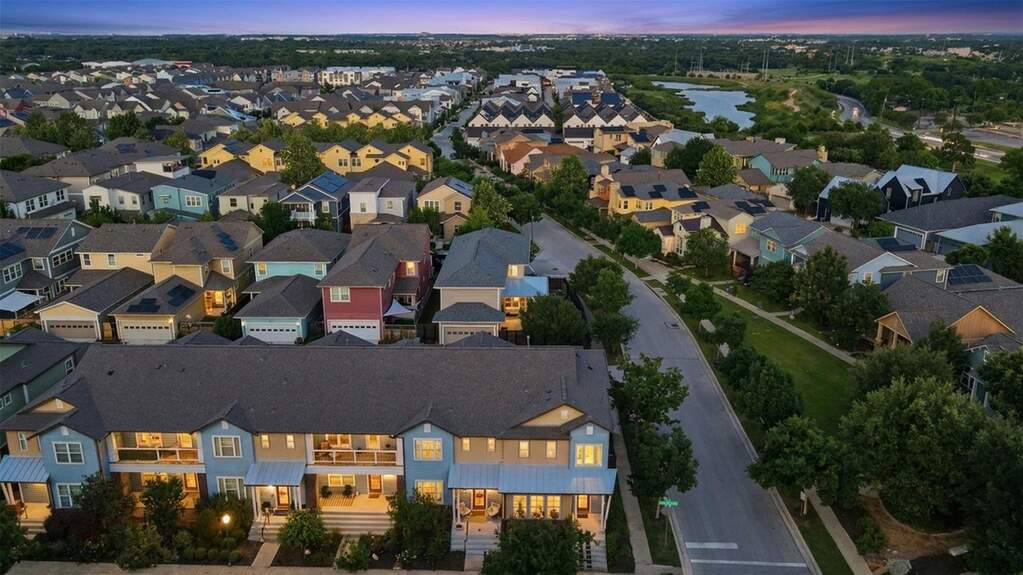 4 Bedroom Villa/Townhouse's Image 31