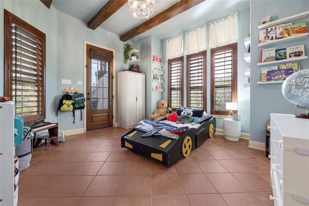 4 Bedroom Single Family Home/House's Image 11