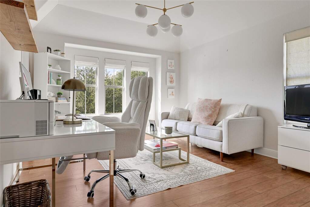 4 Bedroom Single Family Home/House's Image 13