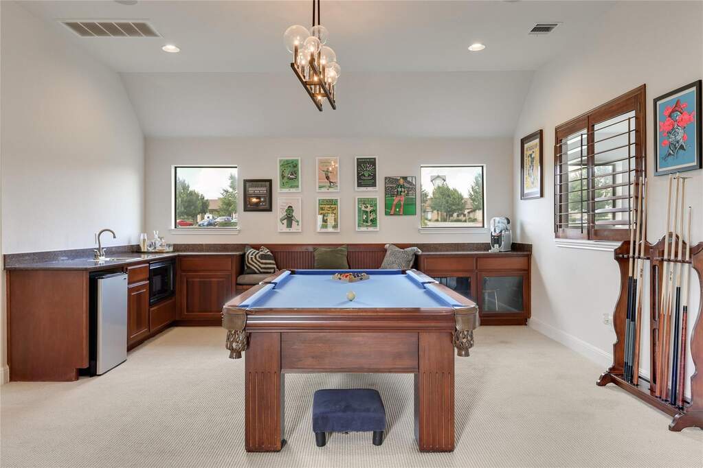 4 Bedroom Single Family Home/House's Image 16