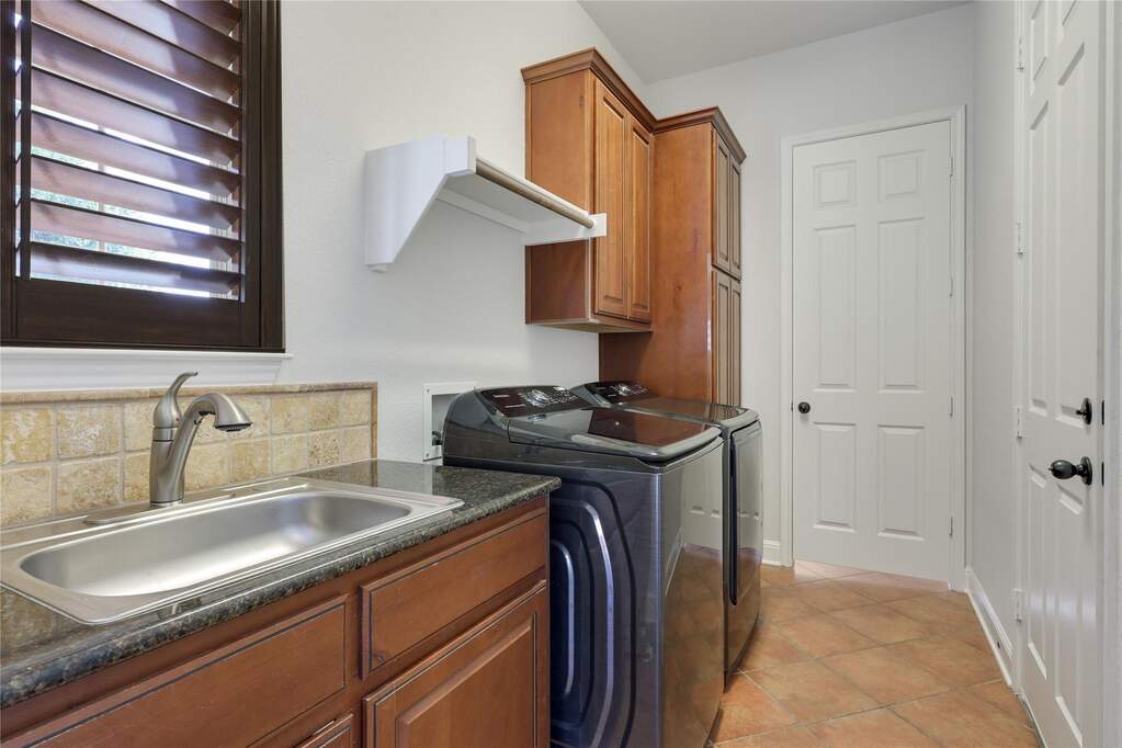 4 Bedroom Single Family Home/House's Image 19