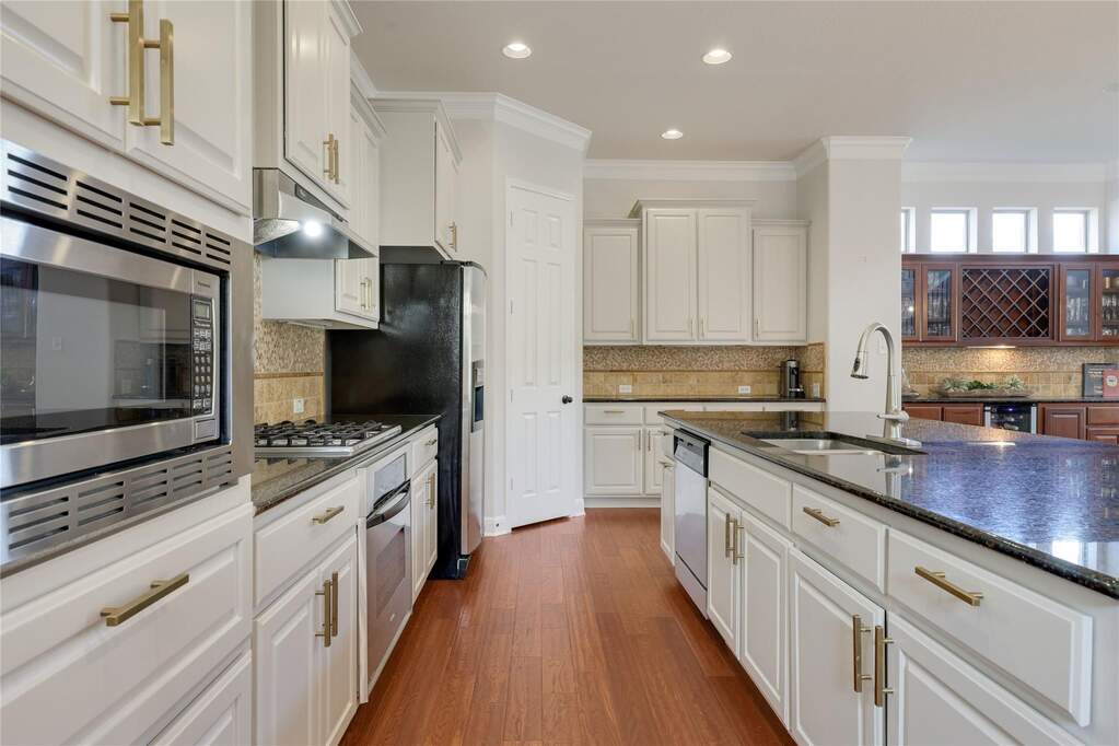 4 Bedroom Single Family Home/House's Image 28
